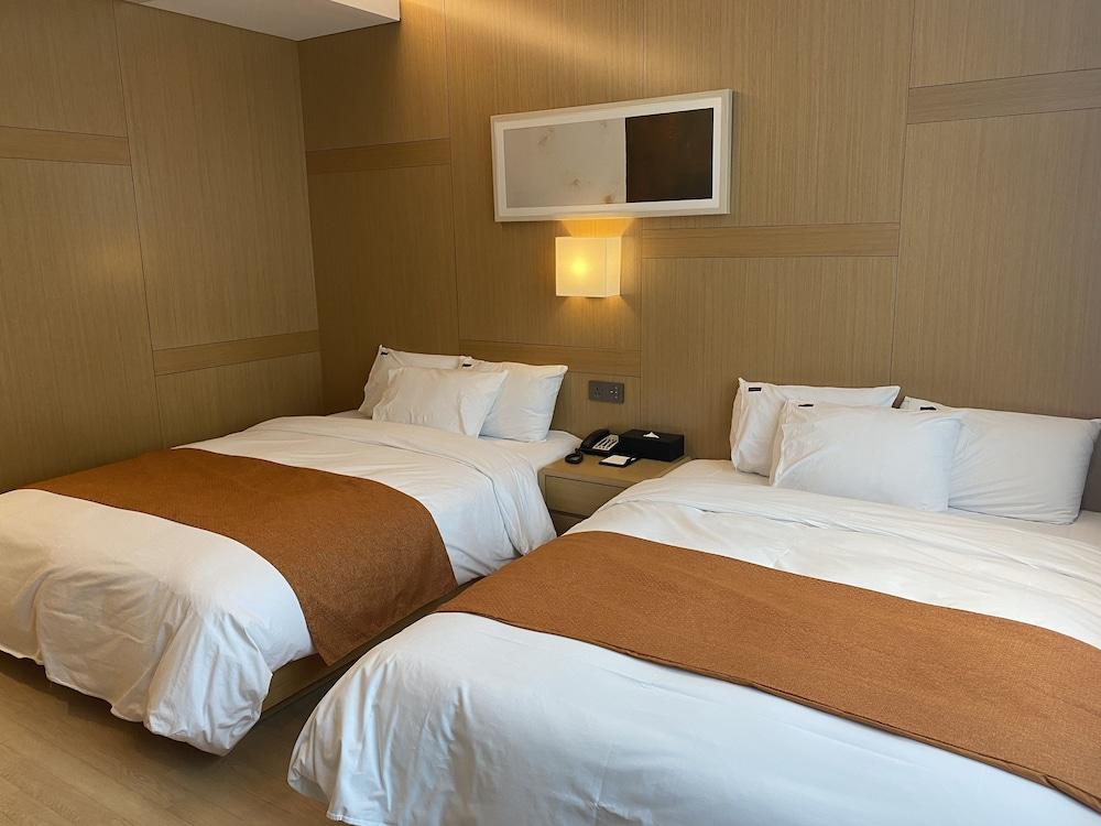 Gwangyang Lacky Hotel Dış mekan fotoğraf
